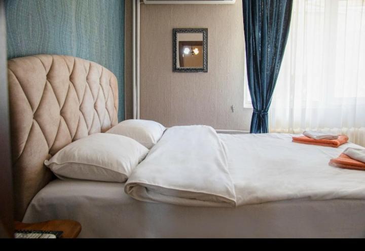 Family Hotel Victoria Gold Мінеральні Бані Екстер'єр фото