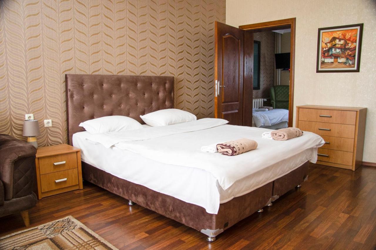 Family Hotel Victoria Gold Мінеральні Бані Екстер'єр фото