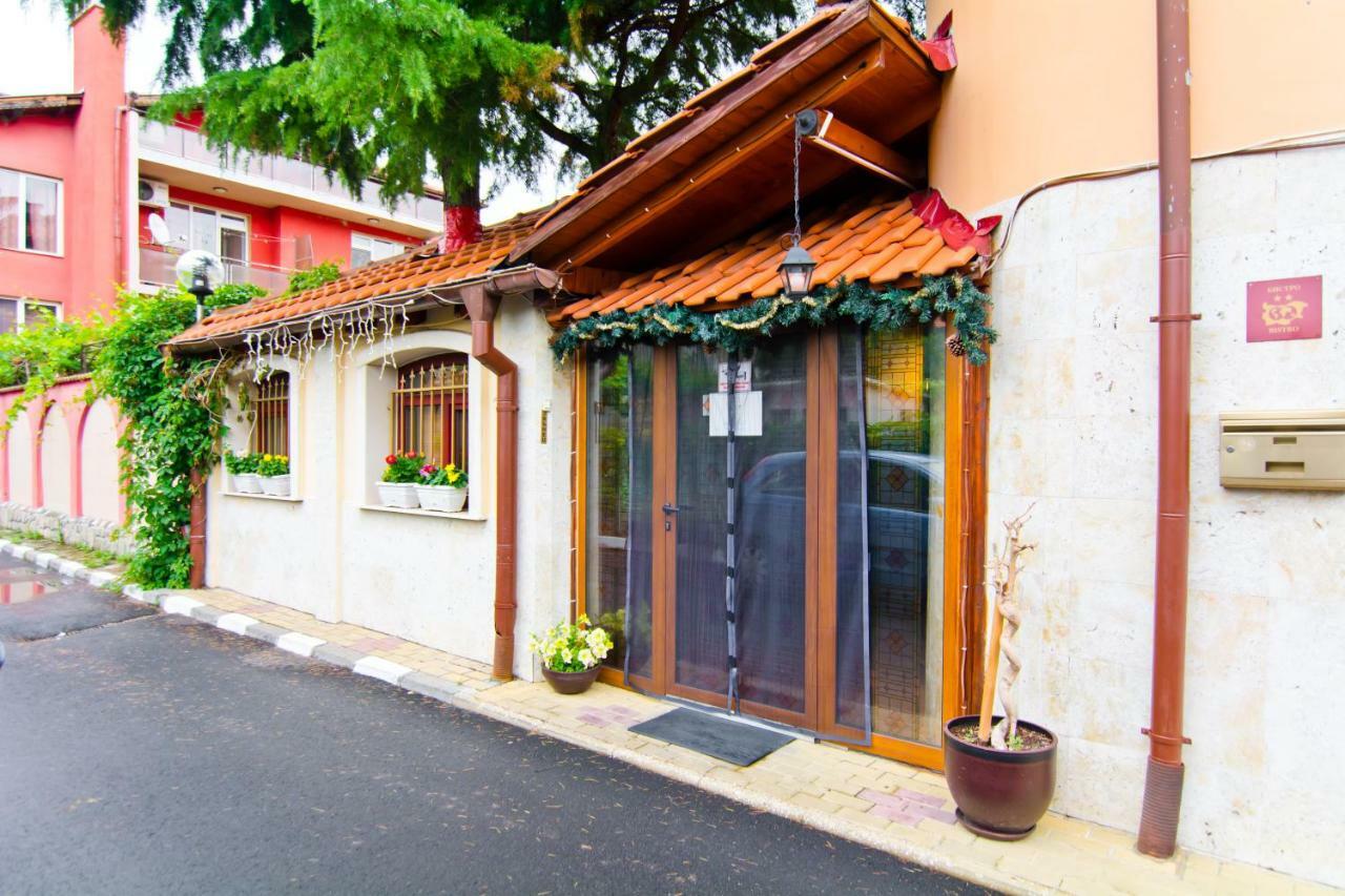 Family Hotel Victoria Gold Мінеральні Бані Екстер'єр фото